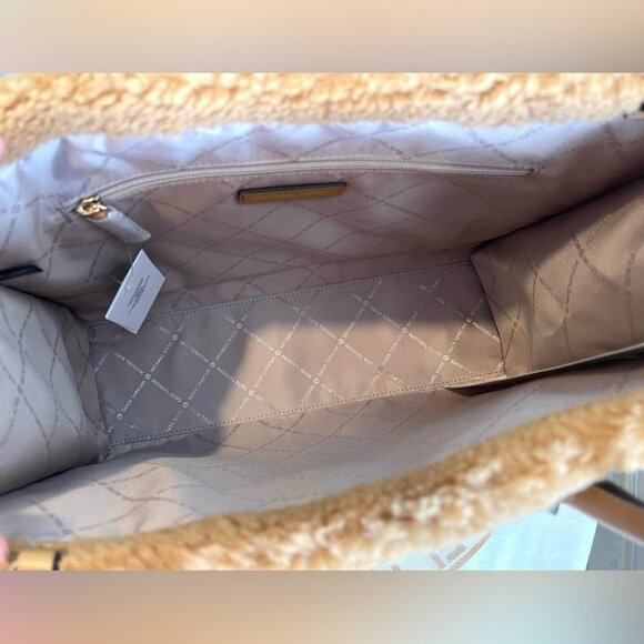 NWT Michael Kors Tote - Picture 3 of 8